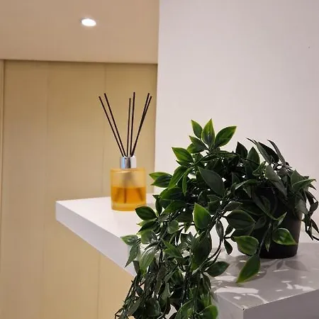 5mn Perfumeries & Old Town, Free Small Parking Apartment Grasse
