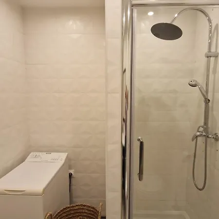 5mn Perfumeries & Old Town, Free Small Parking Apartment Grasse